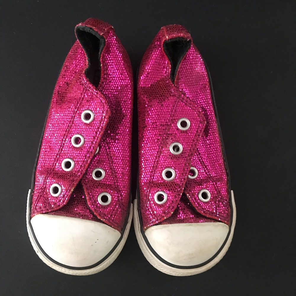 Size:7 baby converse